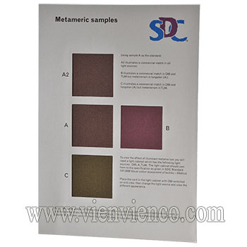 Vải test sự thay đổi màu sắc dưới nguồn sáng